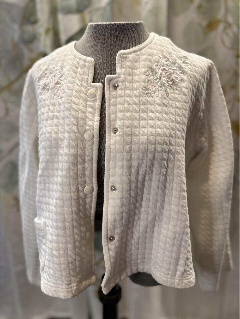 Miss Elaine Small  White Quilted Snap Button Cardigan  Floral Embroidery
